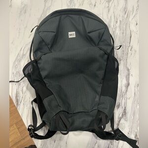 MEC Trail 18L Backpack 🎒
